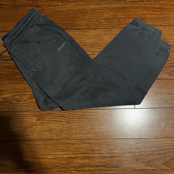 Men’s Hollister sweatpants - Picture 3 of 5